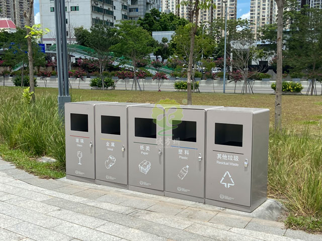 深圳公園垃圾分類投放點桶站帶洗手臺成風景線